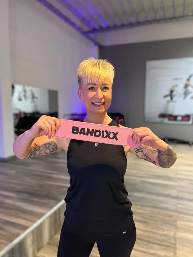 BANDIXX Trainerin Sina